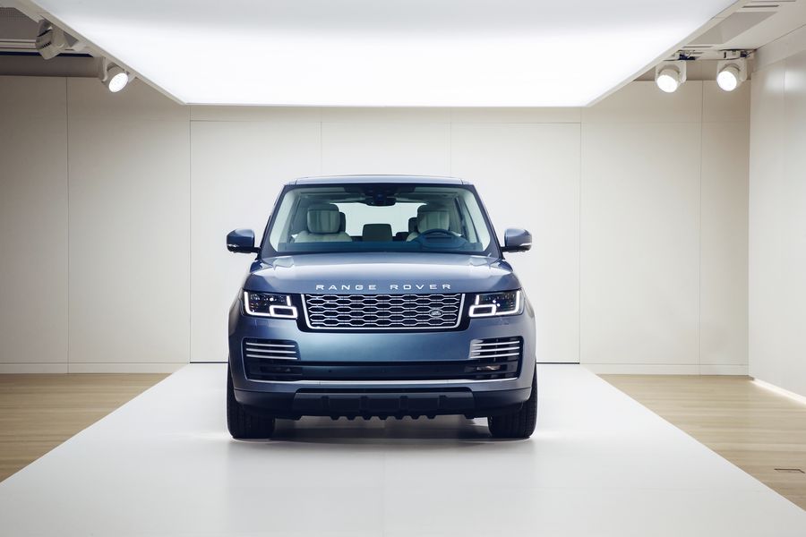 Ảnh chi tiết Range Rover 2018 mới trình làng, giá khởi điểm từ 1,98 tỷ VNĐ