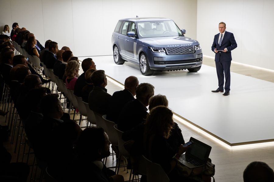 Ảnh chi tiết Range Rover 2018 mới trình làng, giá khởi điểm từ 1,98 tỷ VNĐ