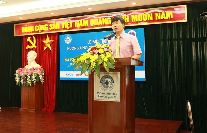 Khám, cấp thuốc miễn phí cho các đối tượng chính sách tại Bệnh viện Mắt Trung ương