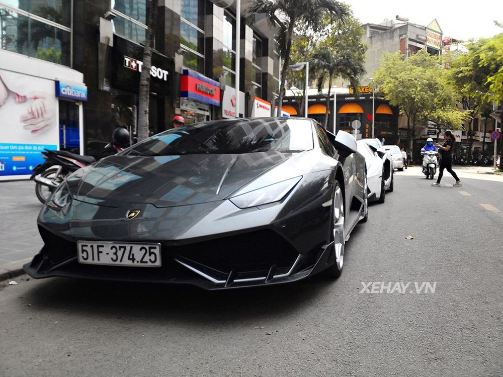 Bắt gặp Lamborghini Huracan chính hãng đầu tiên về Việt Nam 