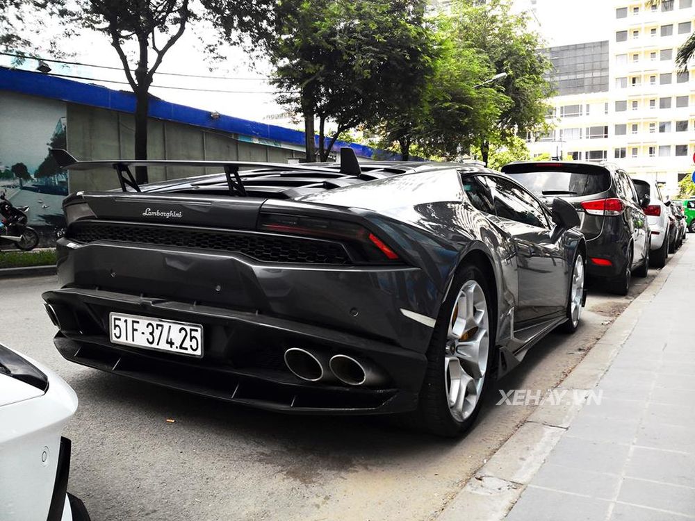 Bắt gặp Lamborghini Huracan chính hãng đầu tiên về Việt Nam 