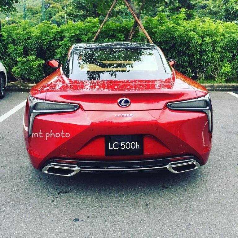Chạm mặt coupe hạng sang Lexus LC 500h 2018 đang 