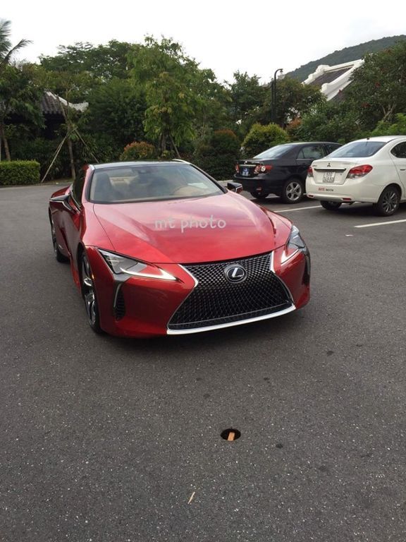 Chạm mặt coupe hạng sang Lexus LC 500h 2018 đang 