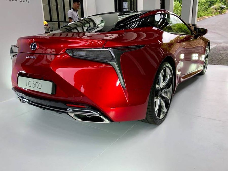 Chạm mặt coupe hạng sang Lexus LC 500h 2018 đang 