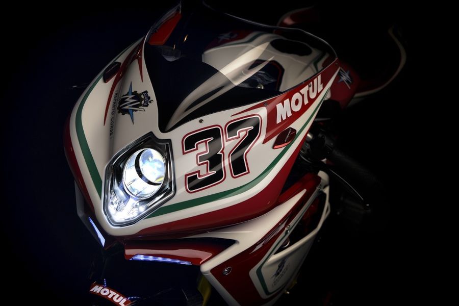 MV Agusta vén màn cặp đôi siêu mô-tô mới: F4 RC và F4 LH44
