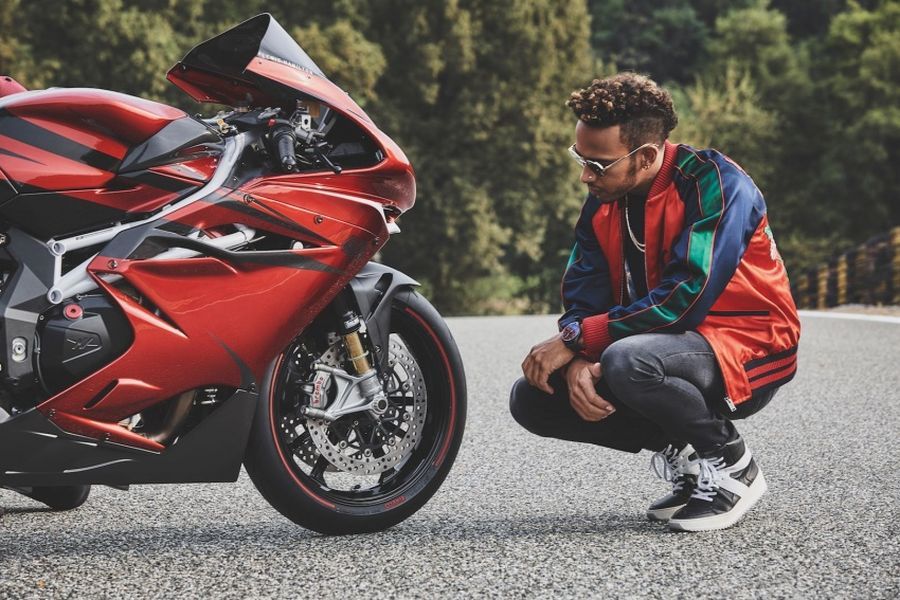 MV Agusta vén màn cặp đôi siêu mô-tô mới: F4 RC và F4 LH44