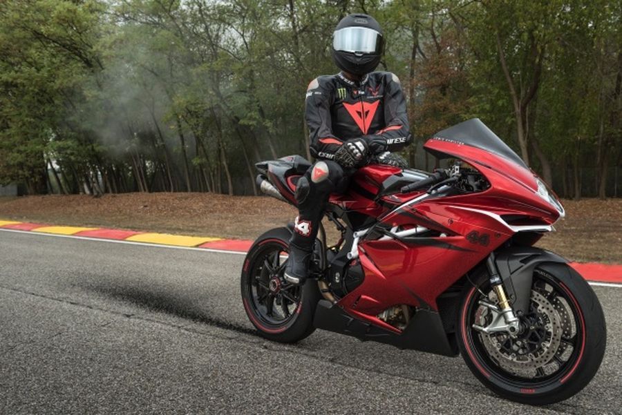 MV Agusta vén màn cặp đôi siêu mô-tô mới: F4 RC và F4 LH44