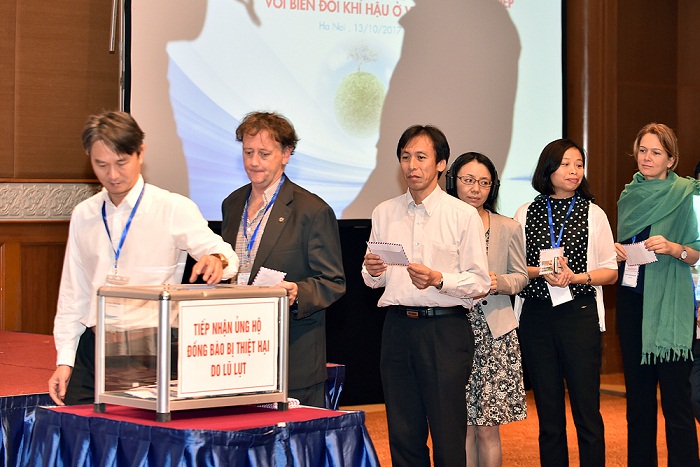 Phó Thủ tướng Trịnh Đình Dũng dự hội nghị về quản lý rủi ro thiên tai tổng hợp