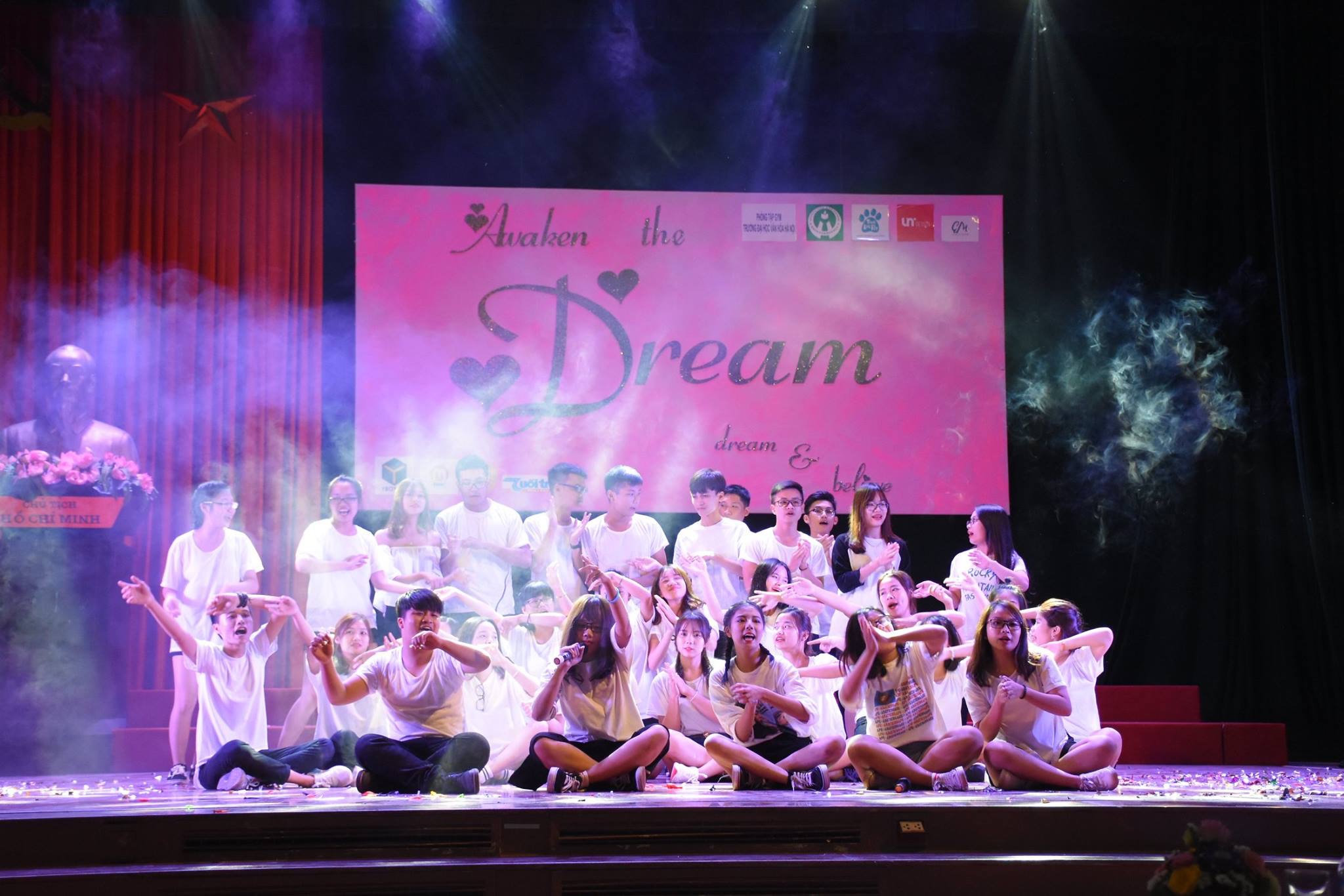 Gala Aweken the dream – nơi chắp cánh ước mơ của tân sinh viên Văn hóa