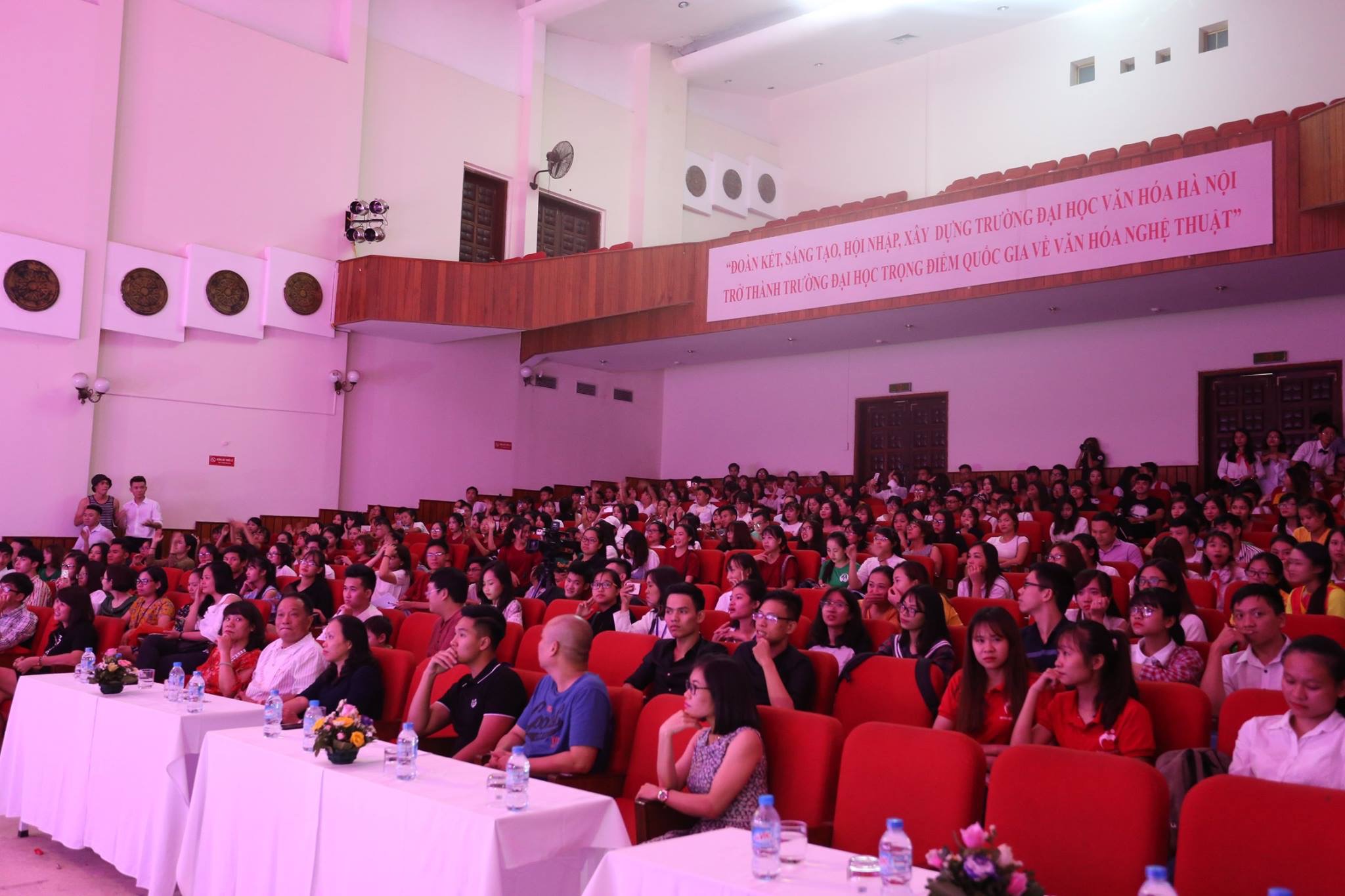 Gala Aweken the dream – nơi chắp cánh ước mơ của tân sinh viên Văn hóa