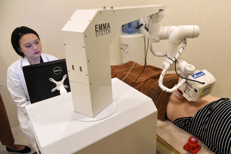 Singapore: Robot thay con người làm nhân viên massage