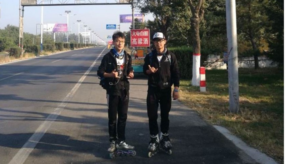 Sinh viên Trung Quốc trượt patin hơn 500km đi nghỉ lễ