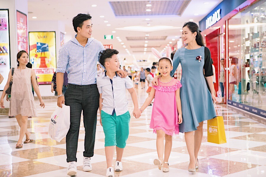 Vincom tôn vinh phụ nữ Việt với kim cương & hoa hồng
