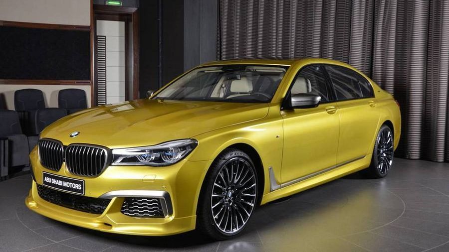 BMW M760Li độc quyền với ngoại thất màu vàng Austin Yellow