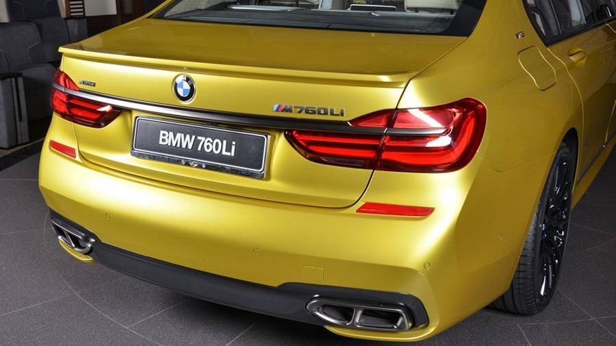 BMW M760Li độc quyền với ngoại thất màu vàng Austin Yellow