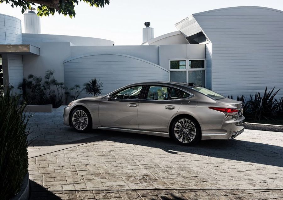 Lexus LS 2018 - công nghệ đỉnh cao, thiết lập định nghĩa mới về sedan hạng sang