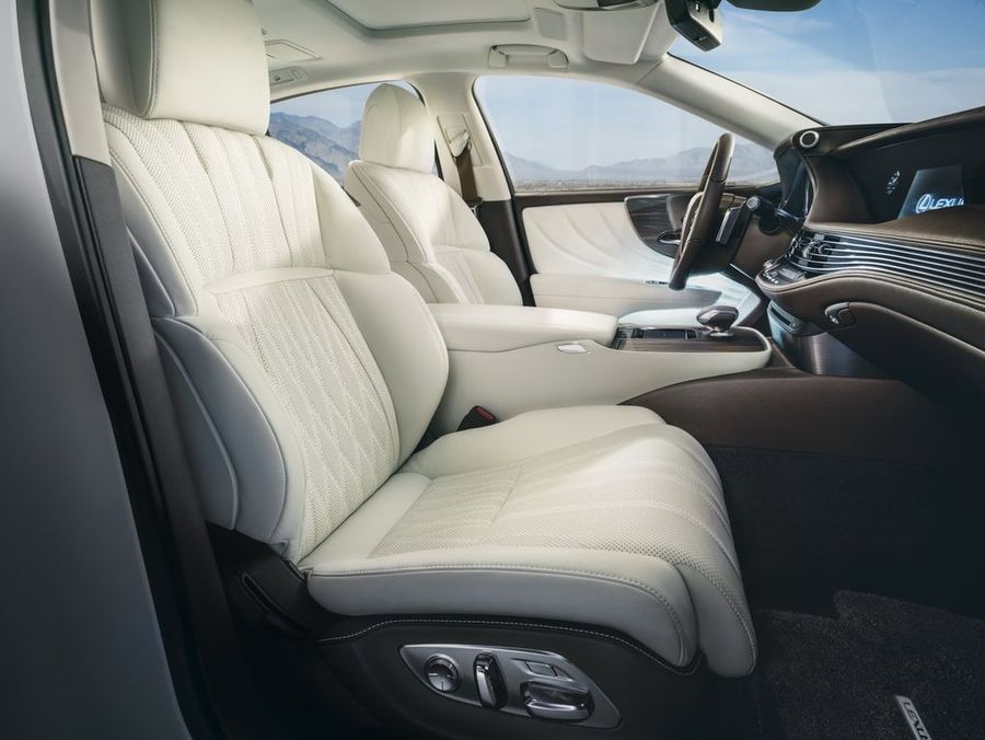 Lexus LS 2018 - công nghệ đỉnh cao, thiết lập định nghĩa mới về sedan hạng sang