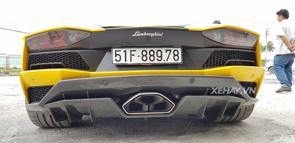 Lamborghini Aventador S đầu tiên tại Việt Nam đã được ra biển trắng, giá dự đoán là 48 tỷ đồng
