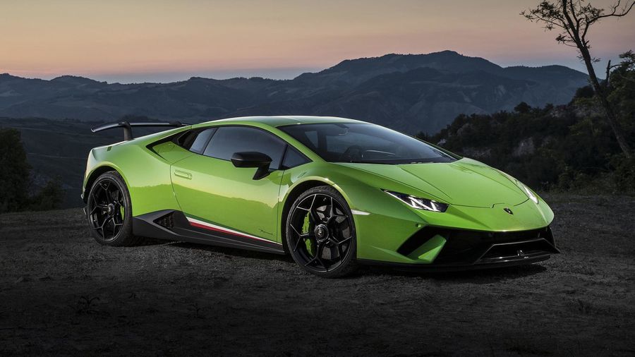 Lamborghini muốn tận dụng động cơ V10 và V12 càng lâu càng tốt