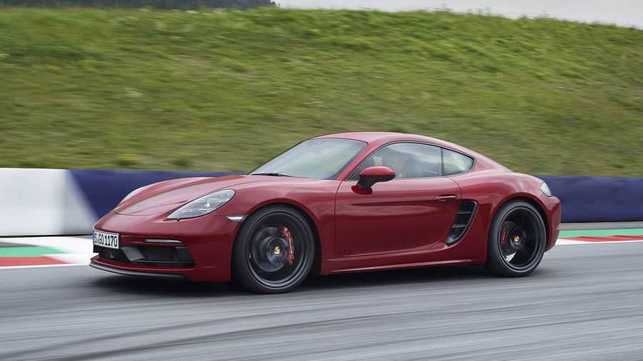 Porsche vén màn 718 Boxster và 718 Cayman GTS cho năm 2018