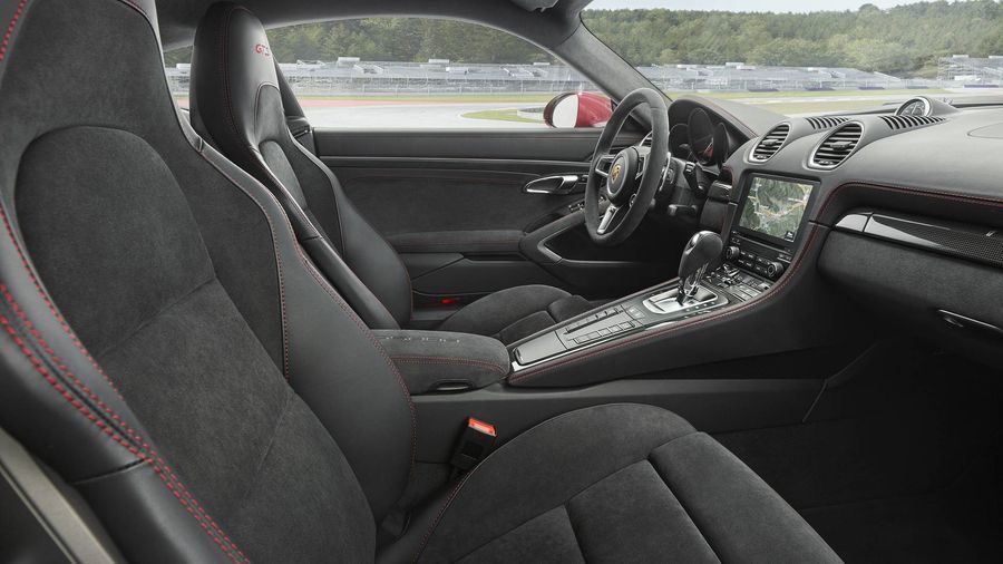 Porsche vén màn 718 Boxster và 718 Cayman GTS cho năm 2018