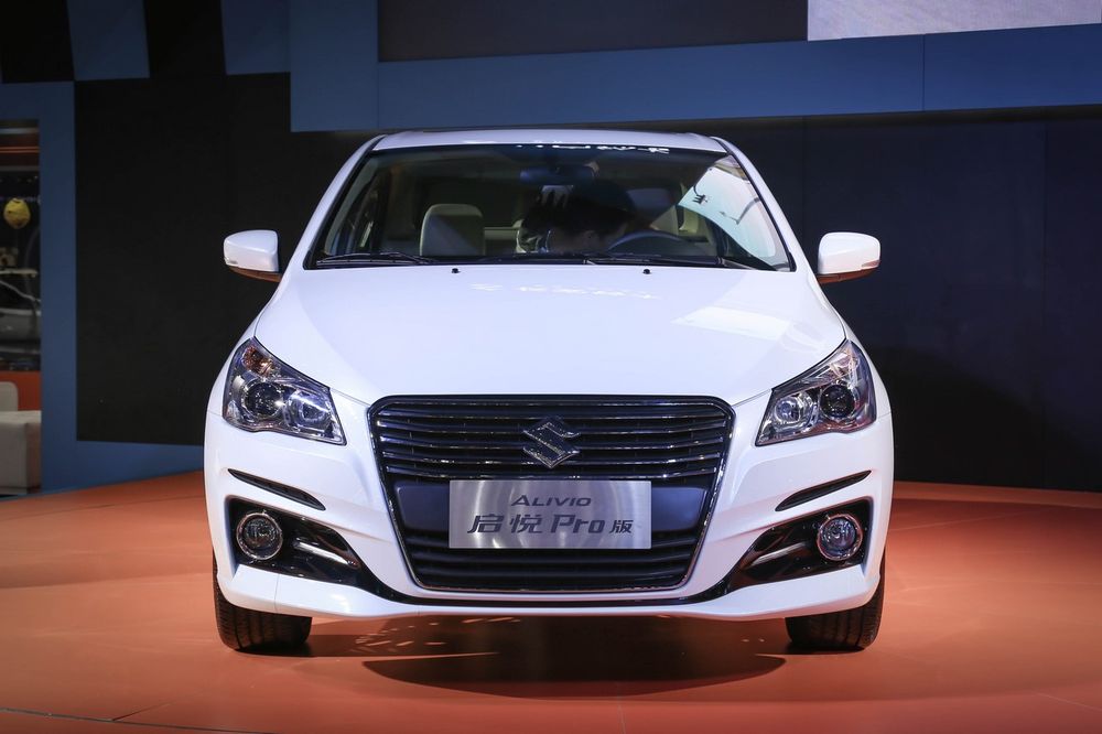 Suzuki Ciaz 2017 chốt giá tại thị trường Trung Quốc, giá từ 324 triệu đồng