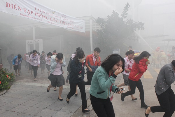 500 người tham gia diễn tập phòng cháy chữa cháy tại TTTM AEON MALL Long Biên