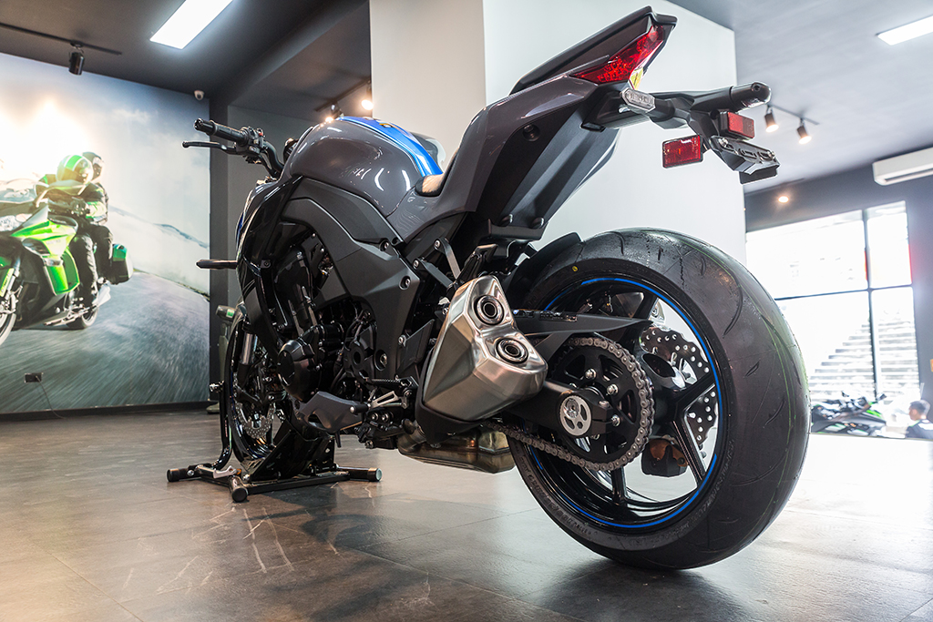 Ảnh chi tiết Kawasaki Z1000 2018 tại Việt Nam, giá từ 399 triệu đồng