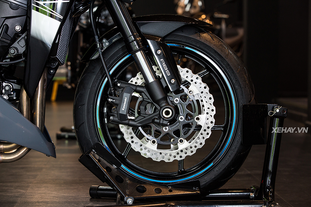 Ảnh chi tiết Kawasaki Z1000 2018 tại Việt Nam, giá từ 399 triệu đồng