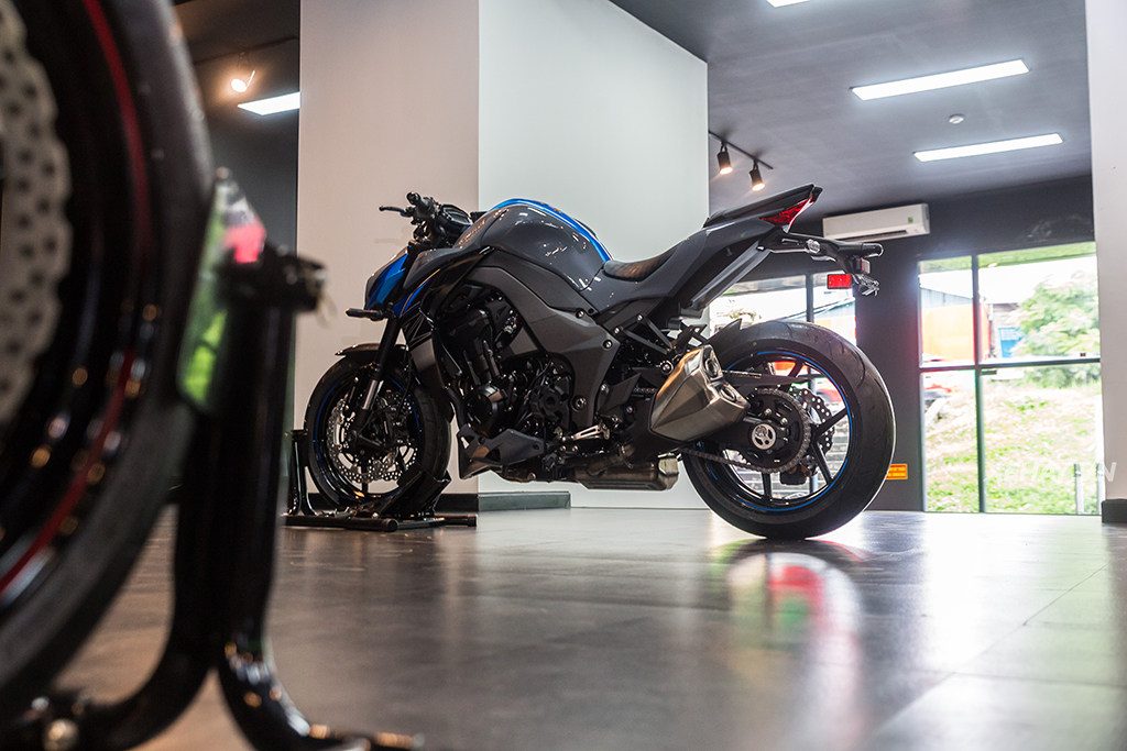 Ảnh chi tiết Kawasaki Z1000 2018 tại Việt Nam, giá từ 399 triệu đồng