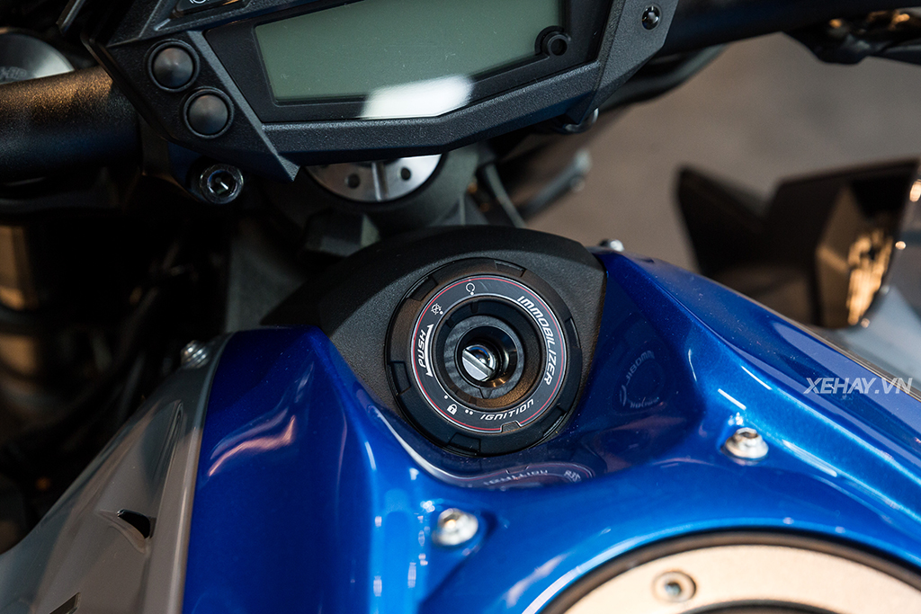 Ảnh chi tiết Kawasaki Z1000 2018 tại Việt Nam, giá từ 399 triệu đồng