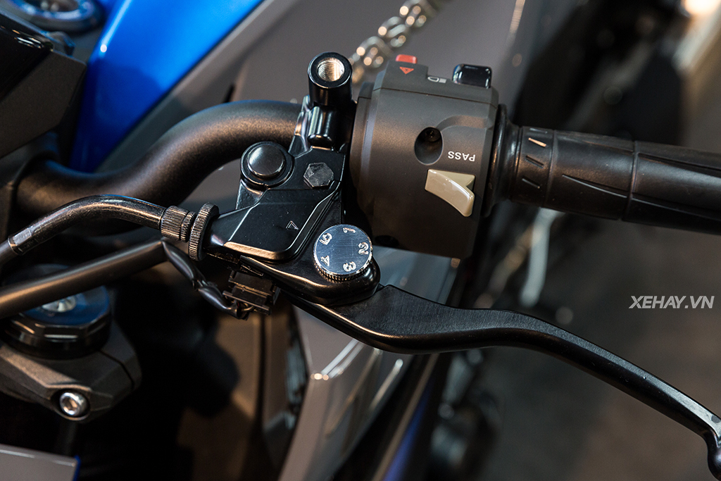Ảnh chi tiết Kawasaki Z1000 2018 tại Việt Nam, giá từ 399 triệu đồng