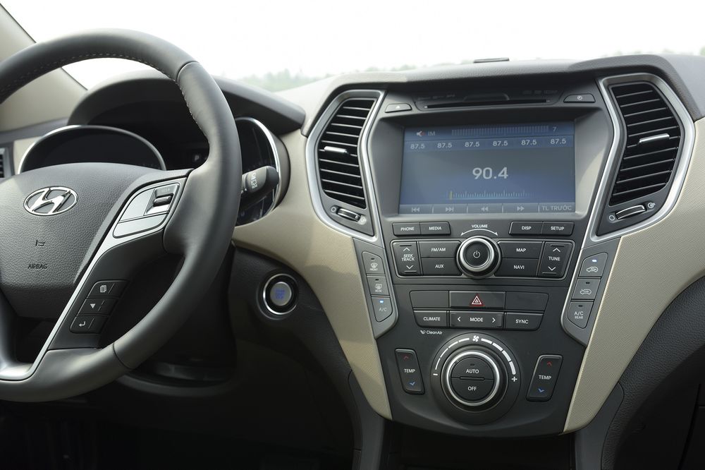 Hyundai SantaFe 2017 tại Việt Nam giảm giá sốc lên đến 230 triệu đồng