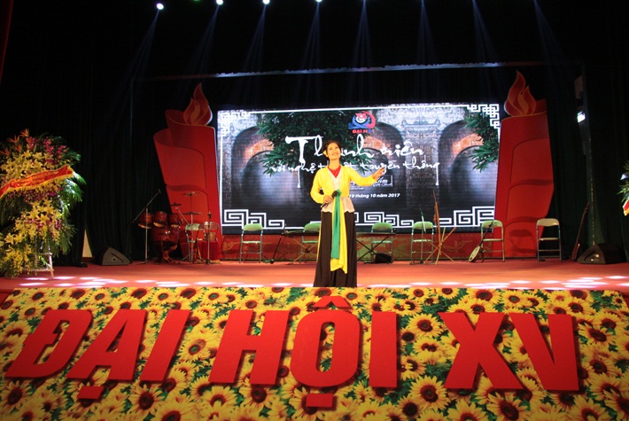 Giao lưu thanh niên với nghệ thuật truyền thống chào mừng Đại hội Đoàn