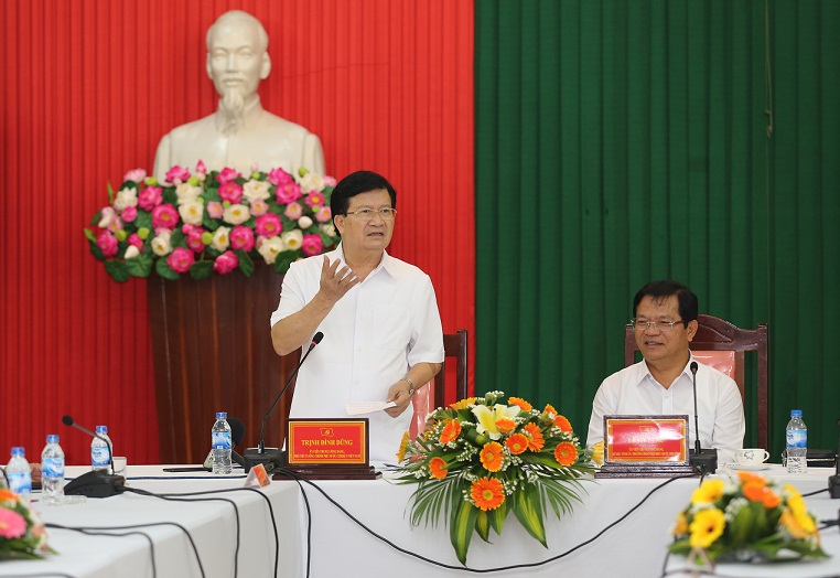 Phó Thủ tướng Trịnh Đình Dũng làm việc tại Quảng Ngãi