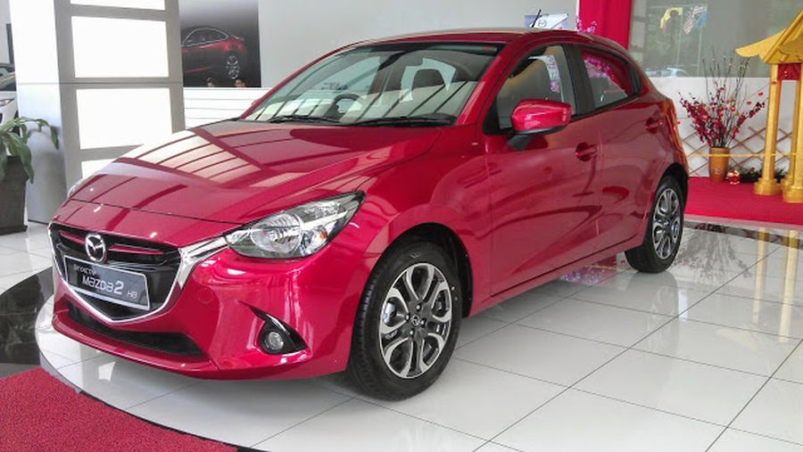 Mazda 2 hatchback 2017 được lòng khách hàng Việt hơn so với Suzuki Swift 2017