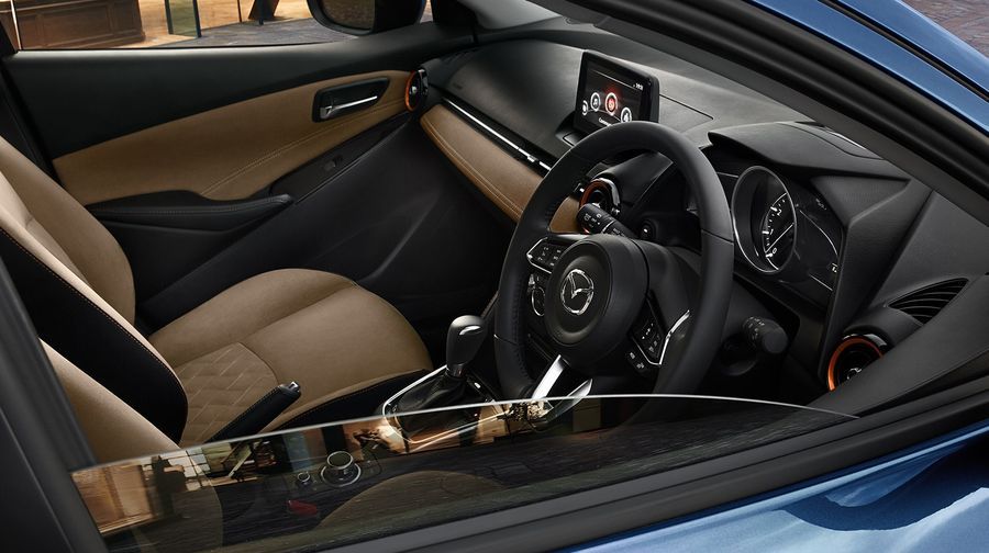 Mazda 2 hatchback 2017 được lòng khách hàng Việt hơn so với Suzuki Swift 2017