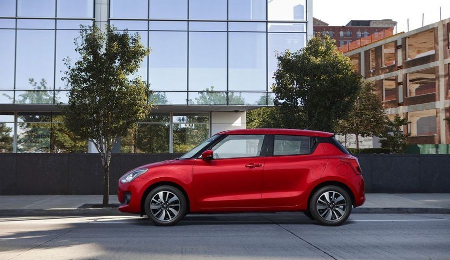 Mazda 2 hatchback 2017 được lòng khách hàng Việt hơn so với Suzuki Swift 2017