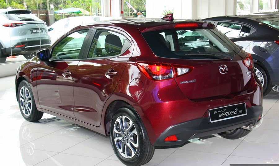 Mazda 2 hatchback 2017 được lòng khách hàng Việt hơn so với Suzuki Swift 2017