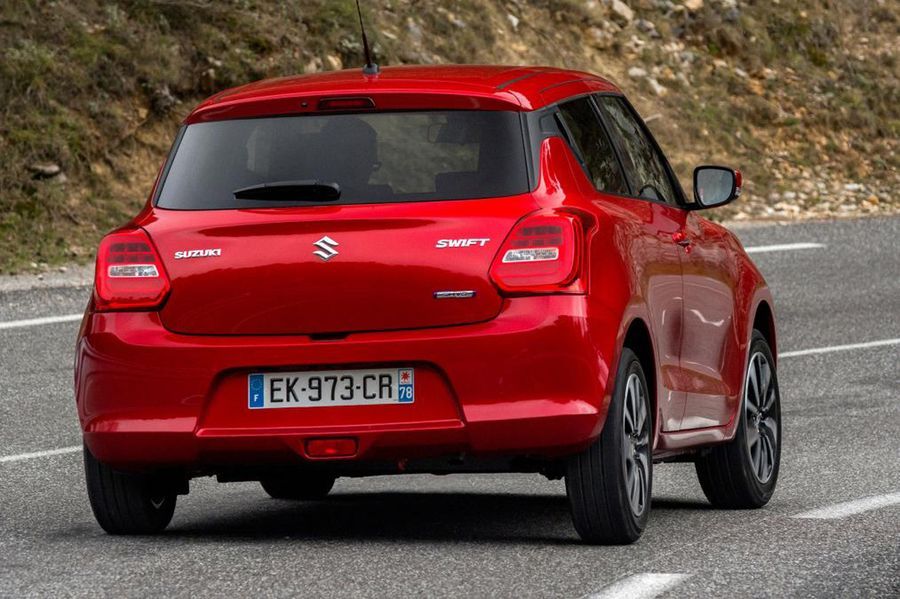 Mazda 2 hatchback 2017 được lòng khách hàng Việt hơn so với Suzuki Swift 2017