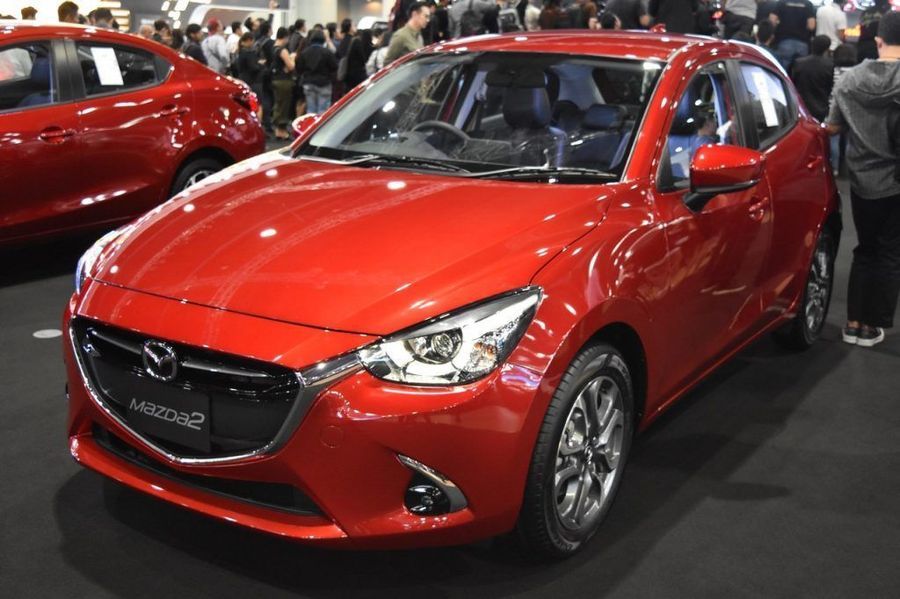 Mazda 2 hatchback 2017 được lòng khách hàng Việt hơn so với Suzuki Swift 2017