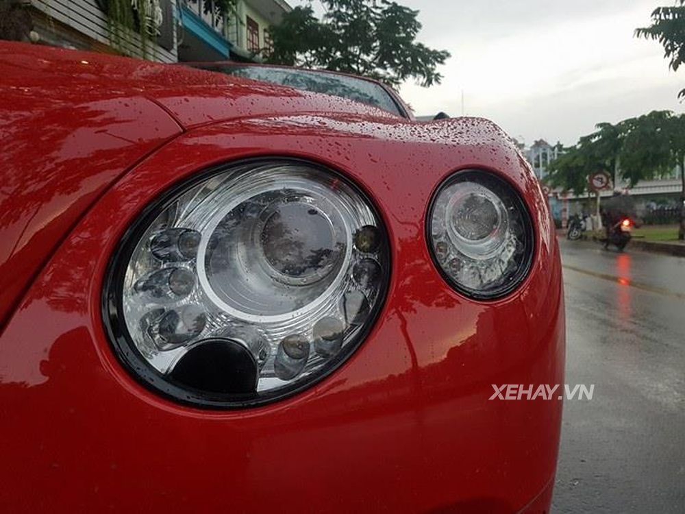 TP.HCM: Bắt gặp Bentley Continental GT Convertible 2013 dạo chơi trên phố