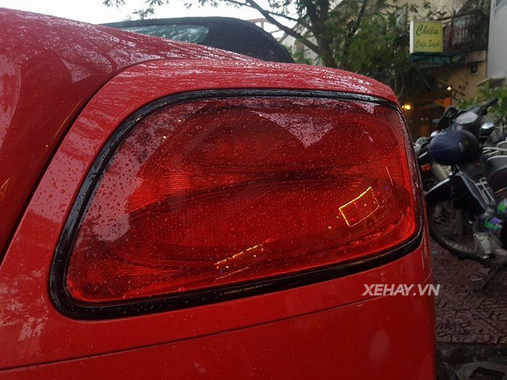 TP.HCM: Bắt gặp Bentley Continental GT Convertible 2013 dạo chơi trên phố
