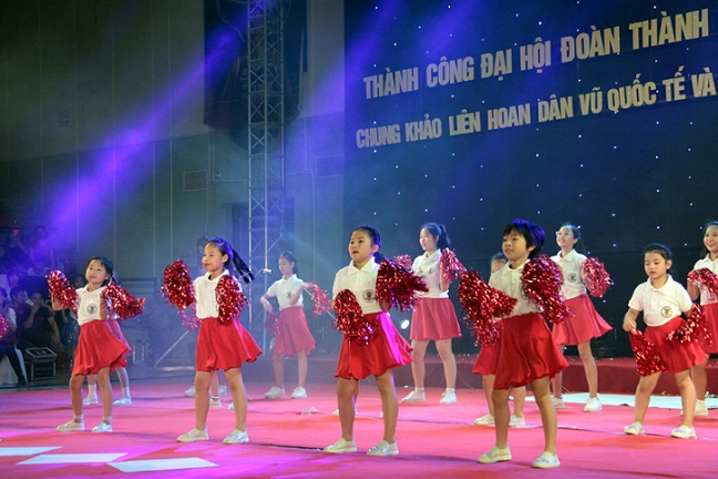 [Chùm ảnh] Hân hoan chào mừng thành công Đại hội Đoàn Thành phố Hà Nội lần thứ XV nhiệm kỳ 2017- 2022