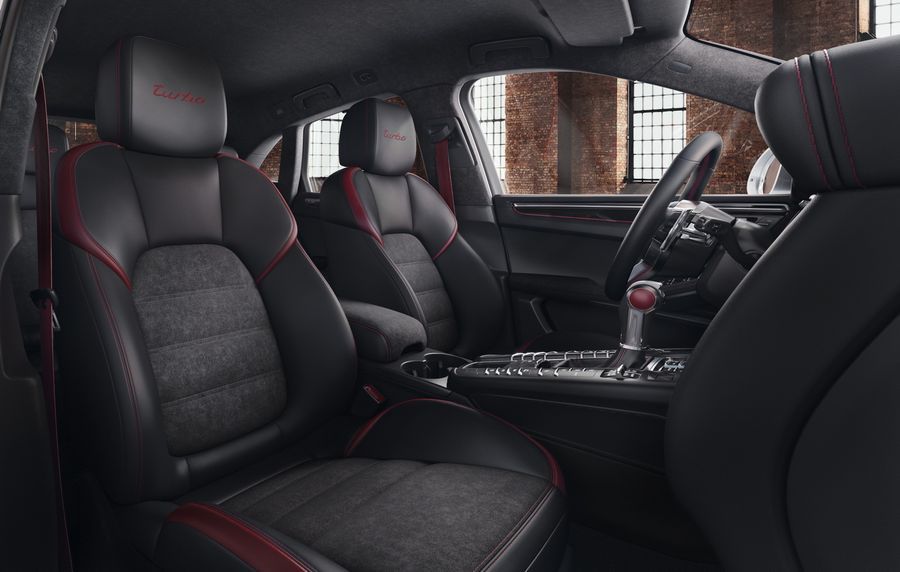Độc quyền hơn nhờ Porsche Exclusive, Macan Turbo có giá từ 2,58 tỷ VNĐ