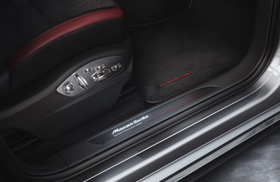 Độc quyền hơn nhờ Porsche Exclusive, Macan Turbo có giá từ 2,58 tỷ VNĐ
