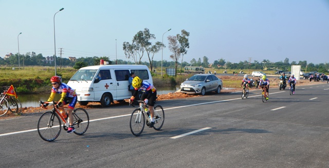 Quảng Ninh: 168 cua- rơ tham dự giải đua xe đạp TP Móng Cái năm 2017