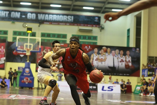 VBA 2017 by Jetstar: Thang Long Warriors đầy bản lĩnh toàn thắng trong loạt derby Thủ đô