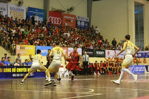 VBA 2017 by Jetstar: Thang Long Warriors đầy bản lĩnh toàn thắng trong loạt derby Thủ đô