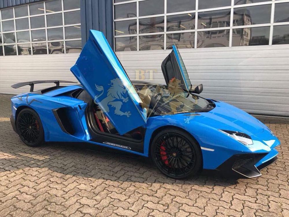 Làm quen với Lamborghini Aventador SV Roadster thứ 2 chuẩn bị về Việt Nam